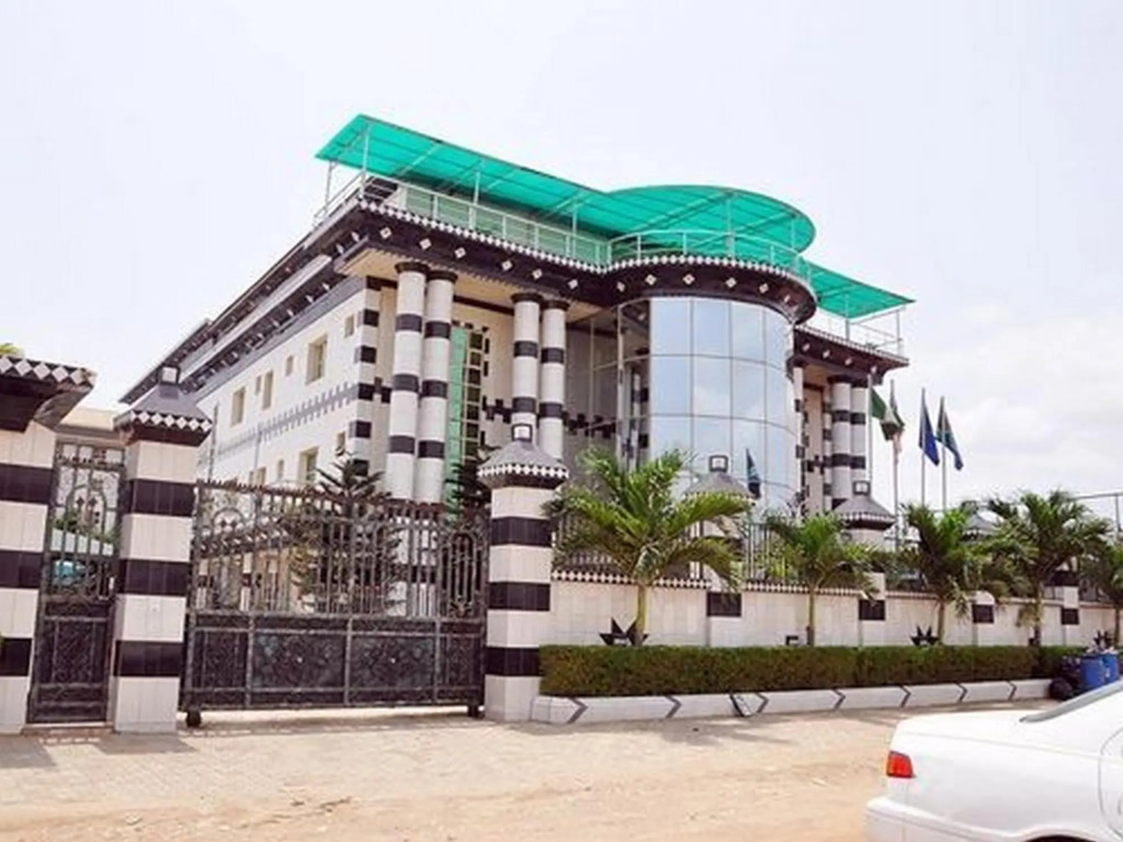 Royalview Hotel And Suites
