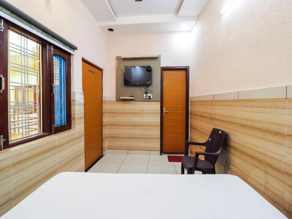 SPOT ON 85285 Shikhar Hotel