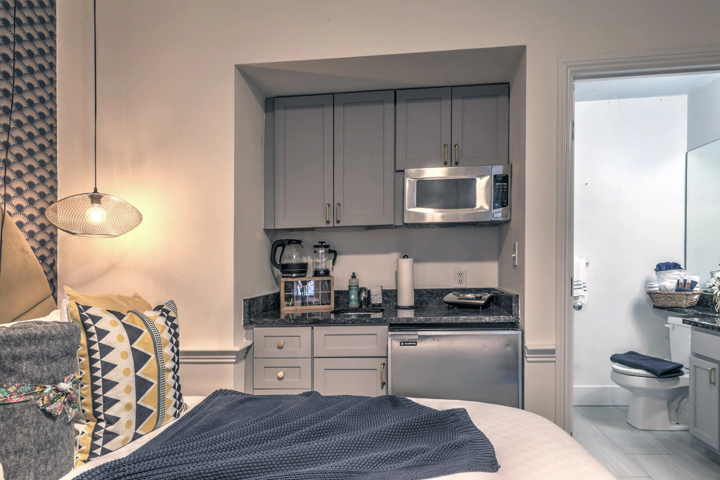 Modern Studio with Great Wifi and Amenities!