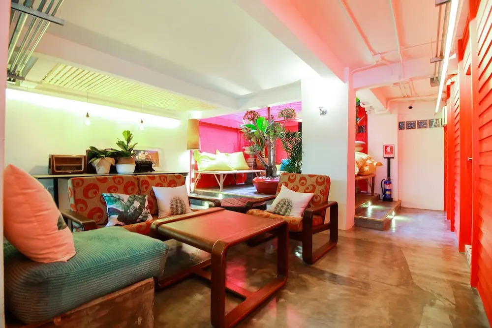 OYO 267 Chaba Poshtel