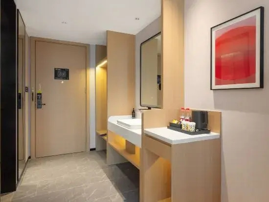 IU  Hotel (Chongqing Longxing University of Science and Technology Liangjiang Campus Store)