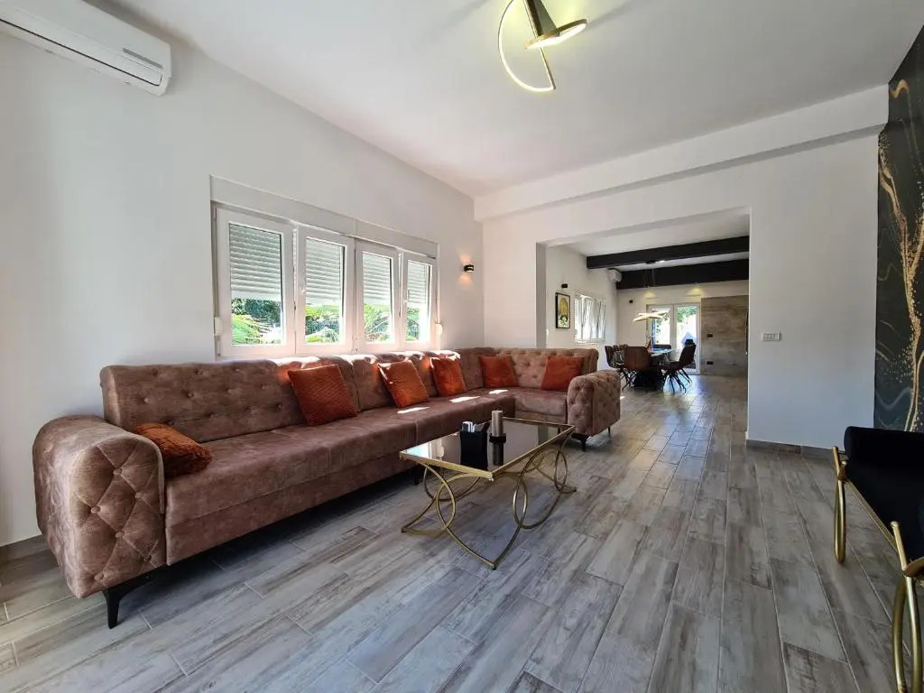 House Plavi 2130