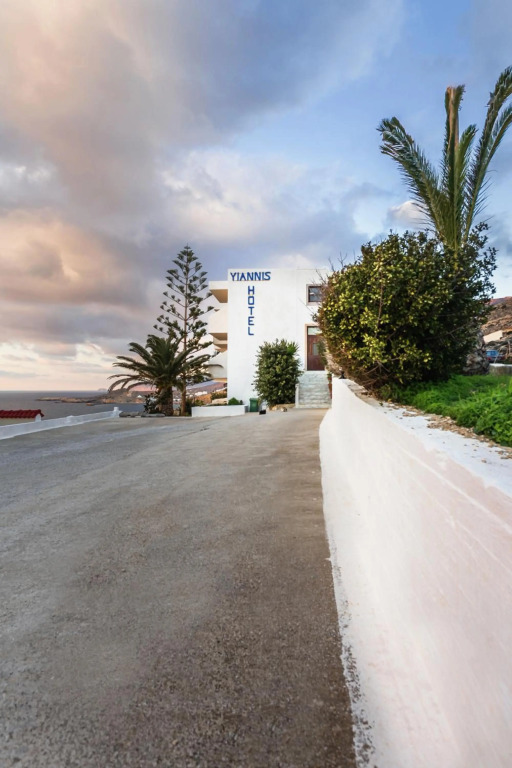 Yiannis Ηotel