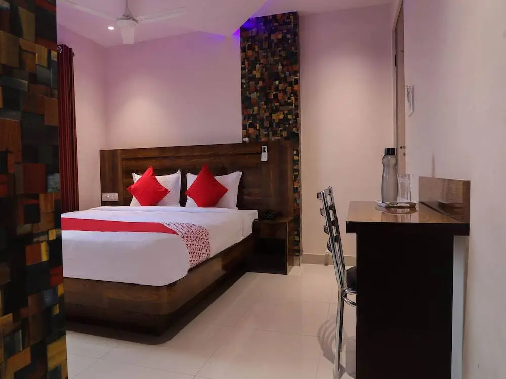 OYO 16428 Hotel Comfort Inn