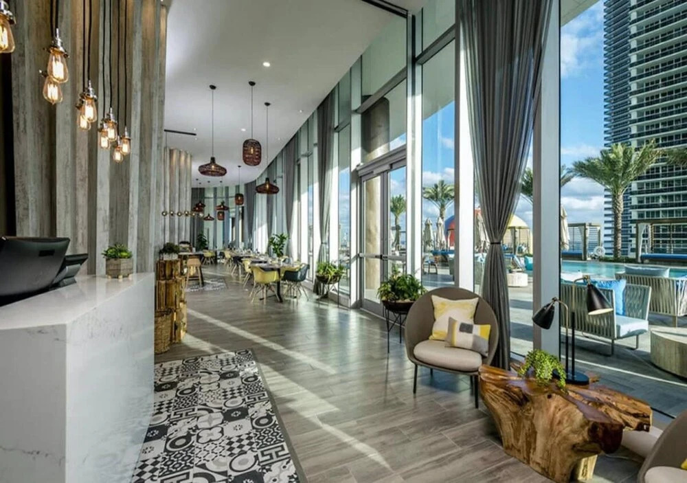 Oceanfront Luxury Condo 1BR Balcony, Hollywood