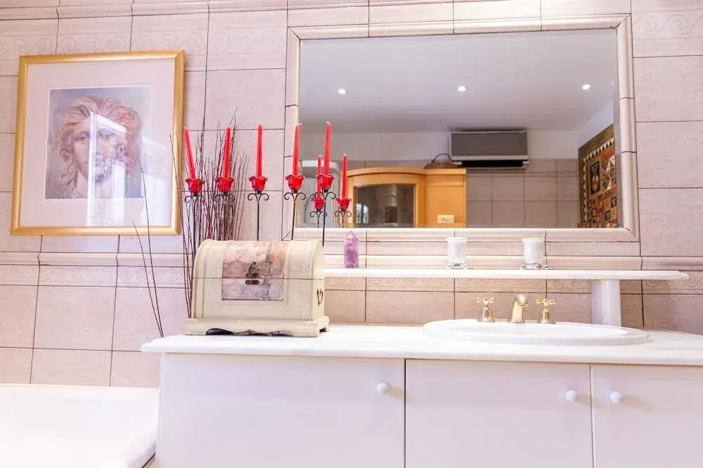 Athenian Luxury House