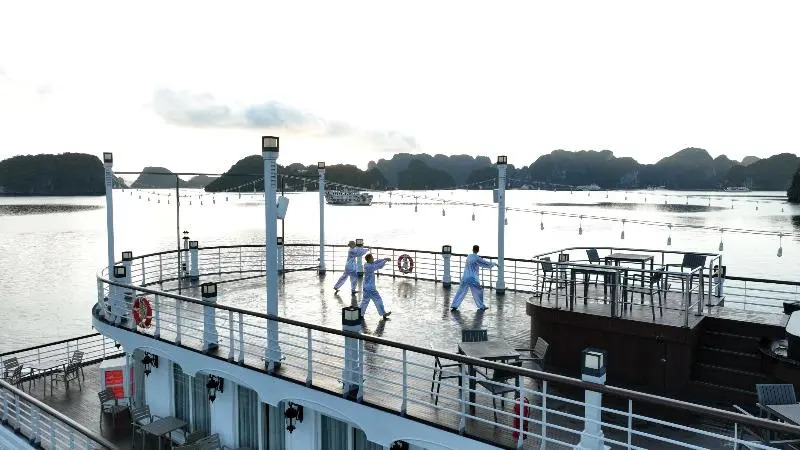 Indochine Cruise Lan Ha Bay