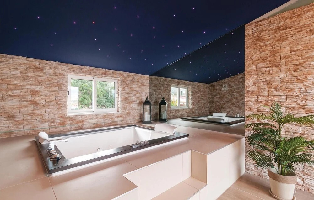 Beautiful Home in Mastrinka With 4 Bedrooms, Sauna and Outdoor Swimming Pool