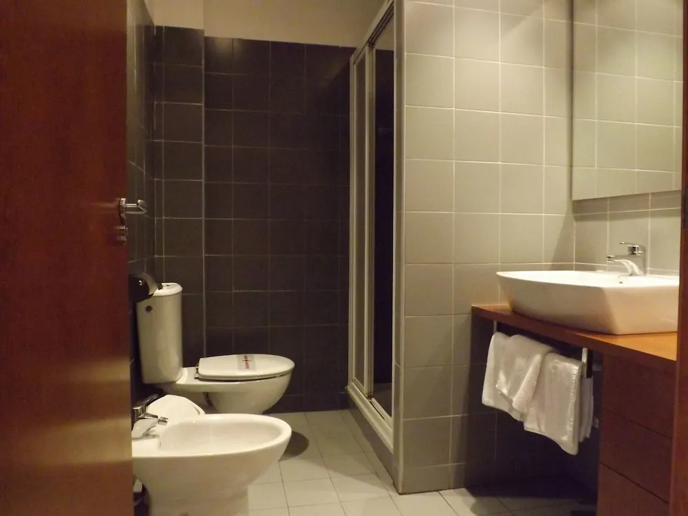 Roca Nevada Suites