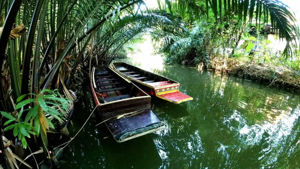 Baan Glangsuan Bang Kobua