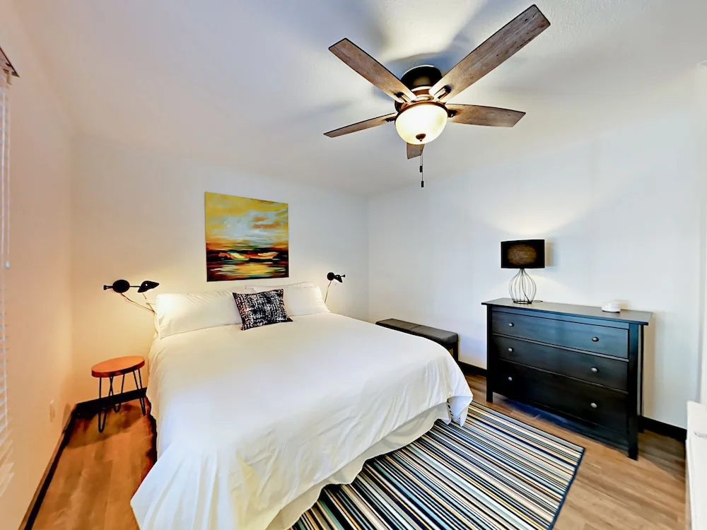 4093 Manzanita Ave Townhouse 6 Bedrooms 6 Bathrooms Townhouse