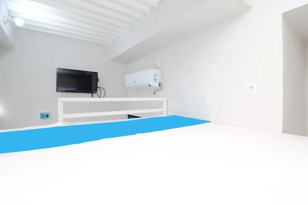 Airy Eco Glodok Pintu Besar Selatan 11A Jakarta