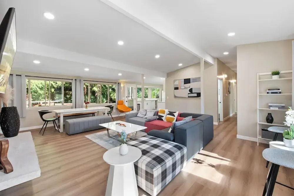 Stylish & Spacious Retreat in Downtown Bellevue