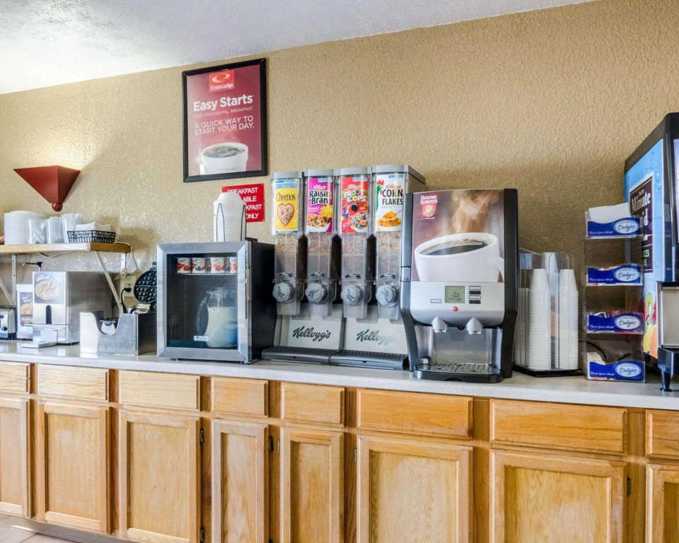 Econo Lodge Interstate 35 Exit 183