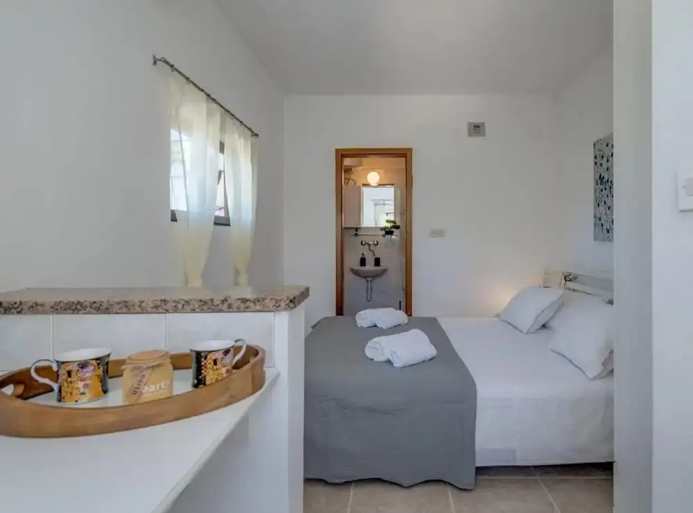 Seaside Getaway Holiday Home With Patio Slatine
