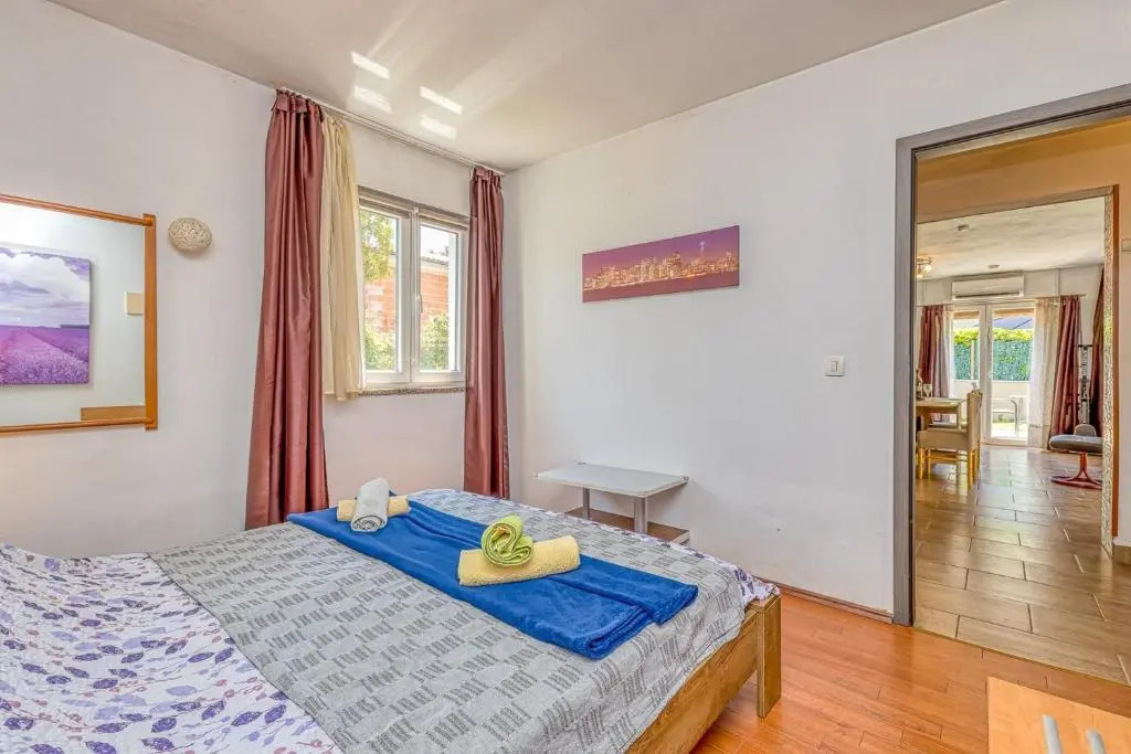 Holiday House Mir