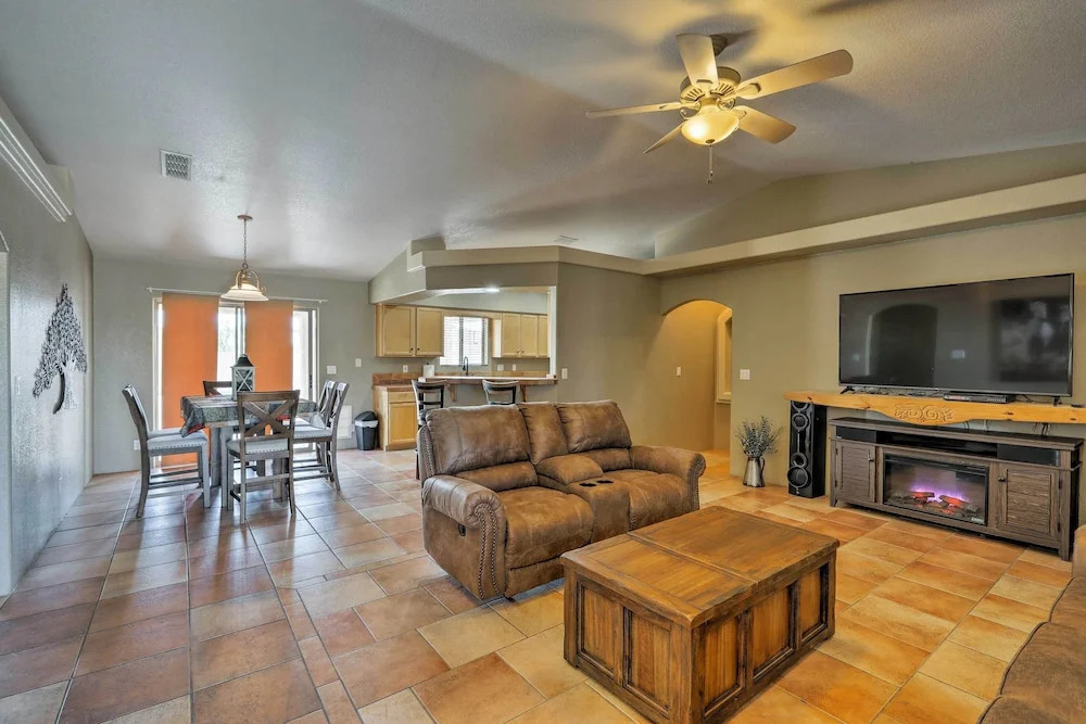 Lake Havasu Getaway w/ Patio - Hike, Swim, & Golf!