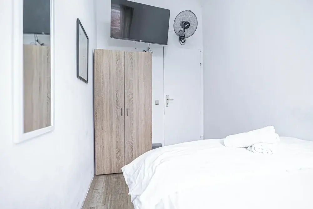 Cozy Room Shared Apt Millennium Tower