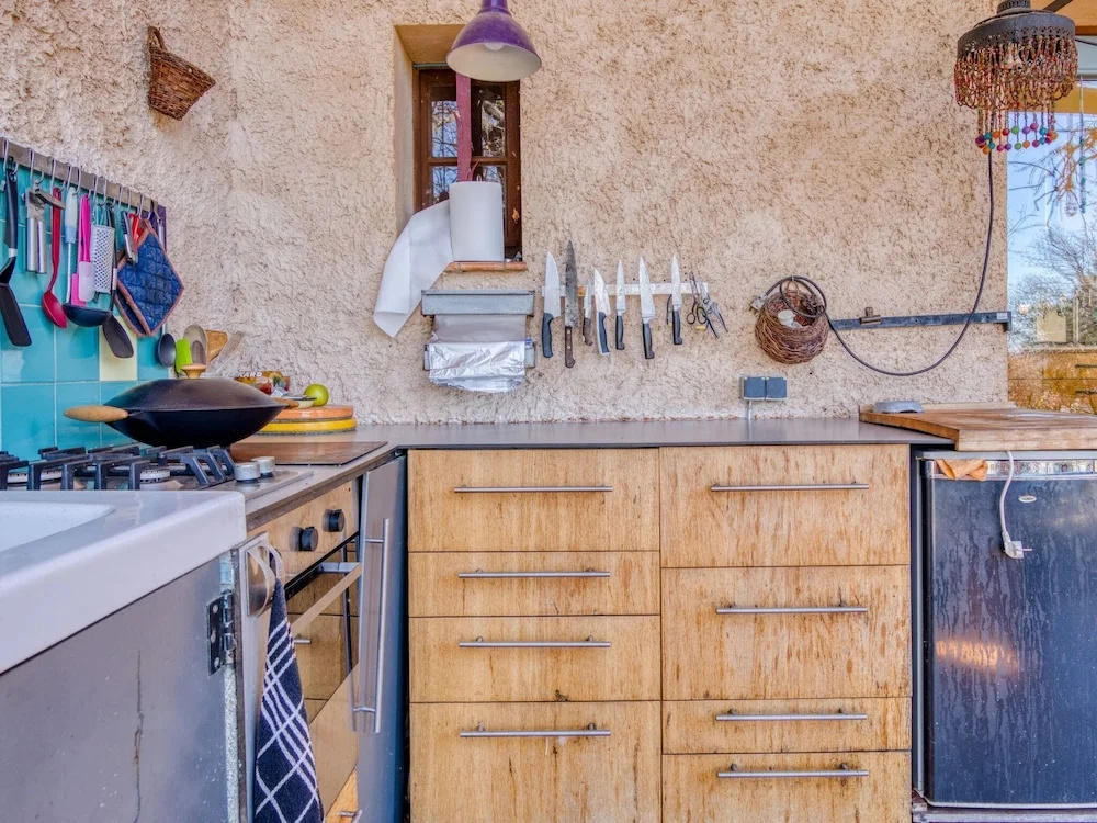 Beautiful Pet-friendly Villa in Régusse With Swimming Pool"