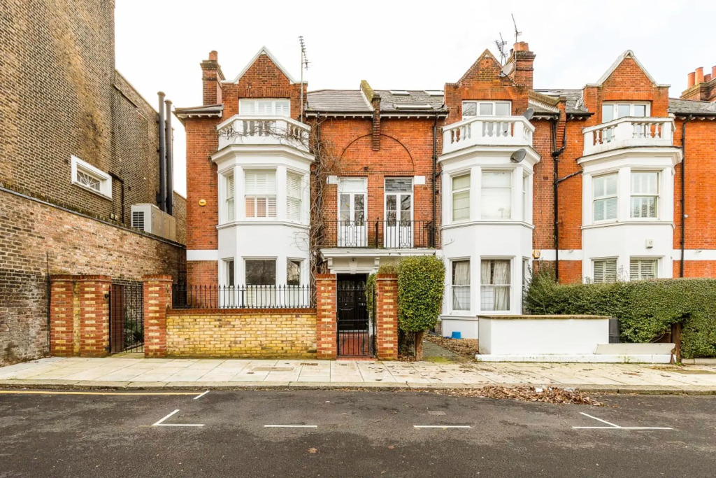 Colourful Studio Near Clapham Common!