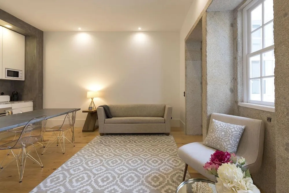 Downtown Almada Loft