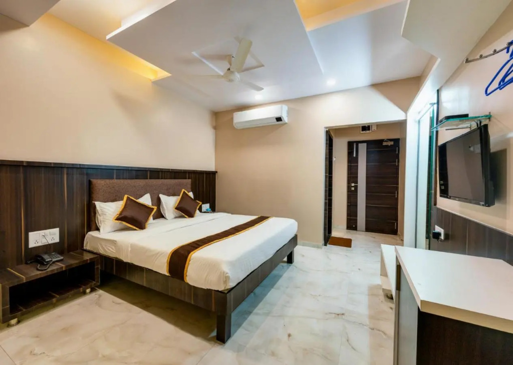 Hotel AATITHYA SATKAR