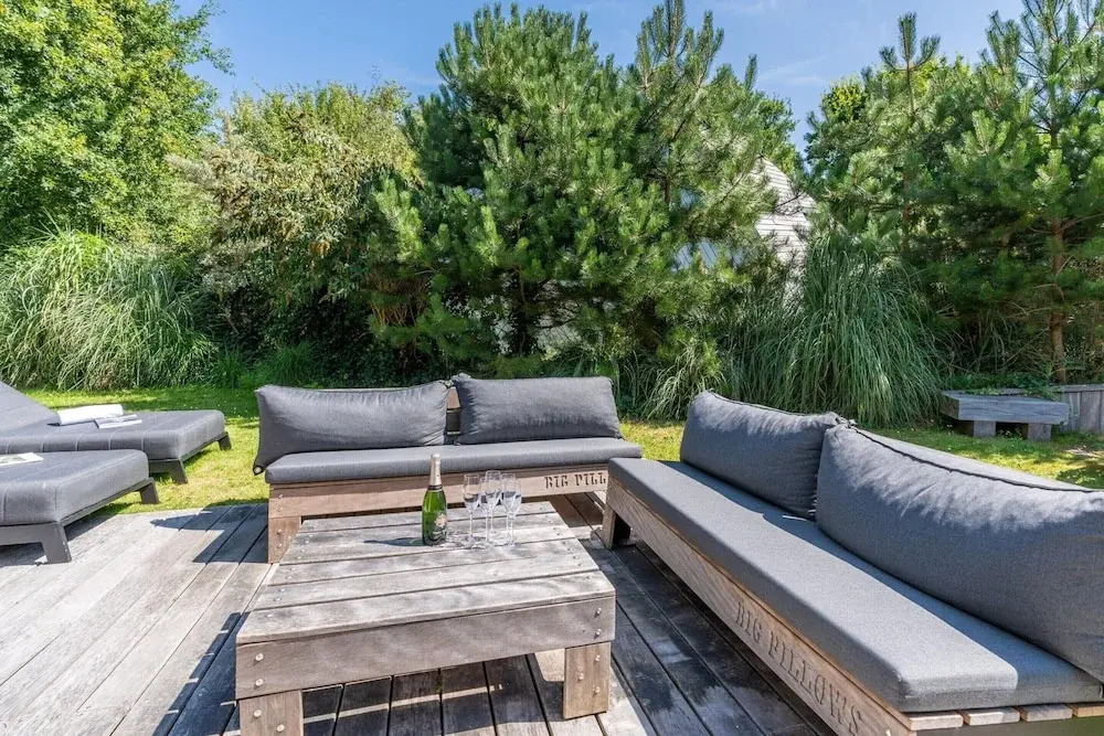Charming 8-person Villa With hot tub Near the Forest