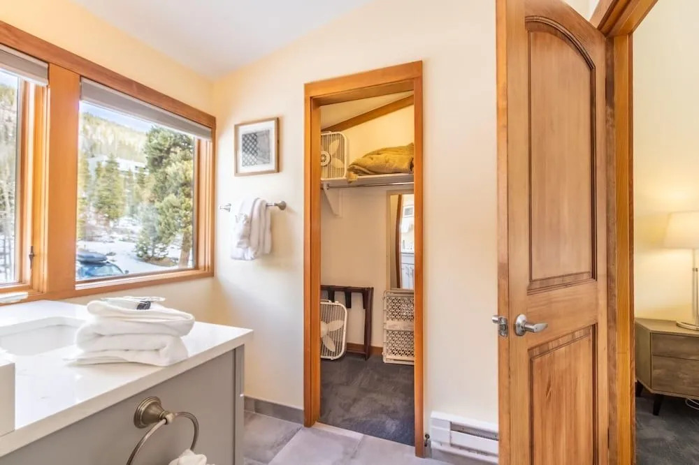 Tennis Townhome #1337 by Summit County Mountain Retreats