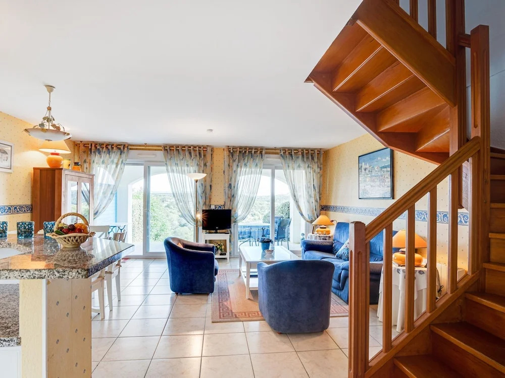 Modern Holiday Home in Saint-raphaël With Private Pool