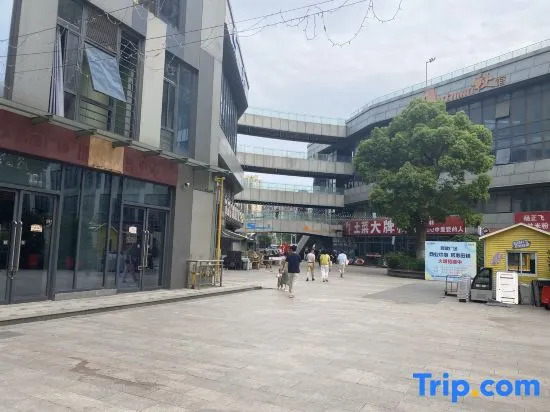 Yangzhou Xianyun Light Luxury Homestay