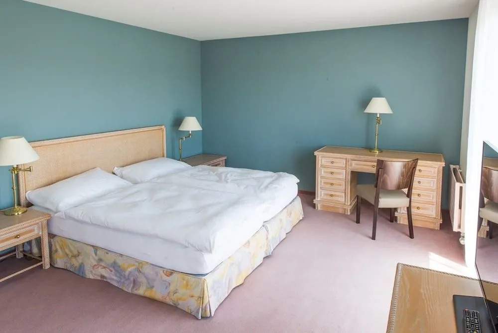 Ascott Hotel & Restaurant