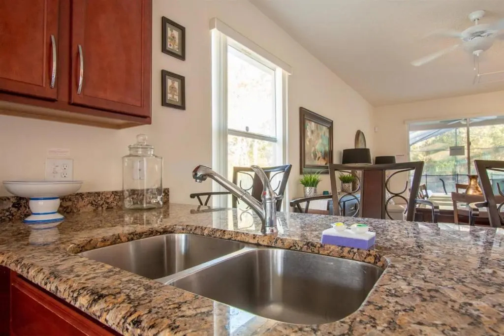 Luxurious With Privacy In 5 Bedroom With Private Pool By Florida Dream Homes