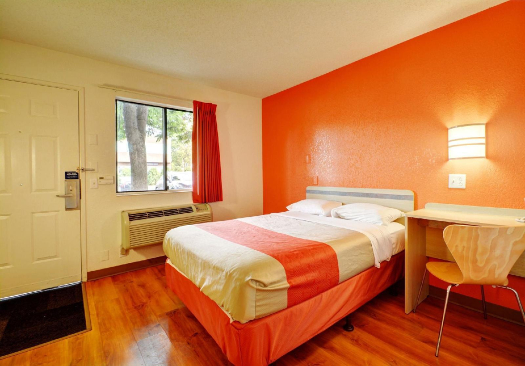 Best Western Camelot Inn