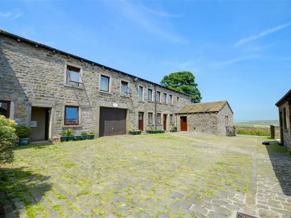 Traditional Holiday Home With Beautiful Views Over Meadows