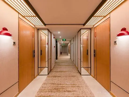Home Plus Hotel (Chengdu Shuangliu International Airport)