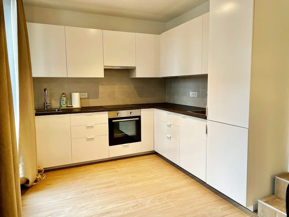 Luxury 2BR 1BA Near Fashion District by Oneluxstay