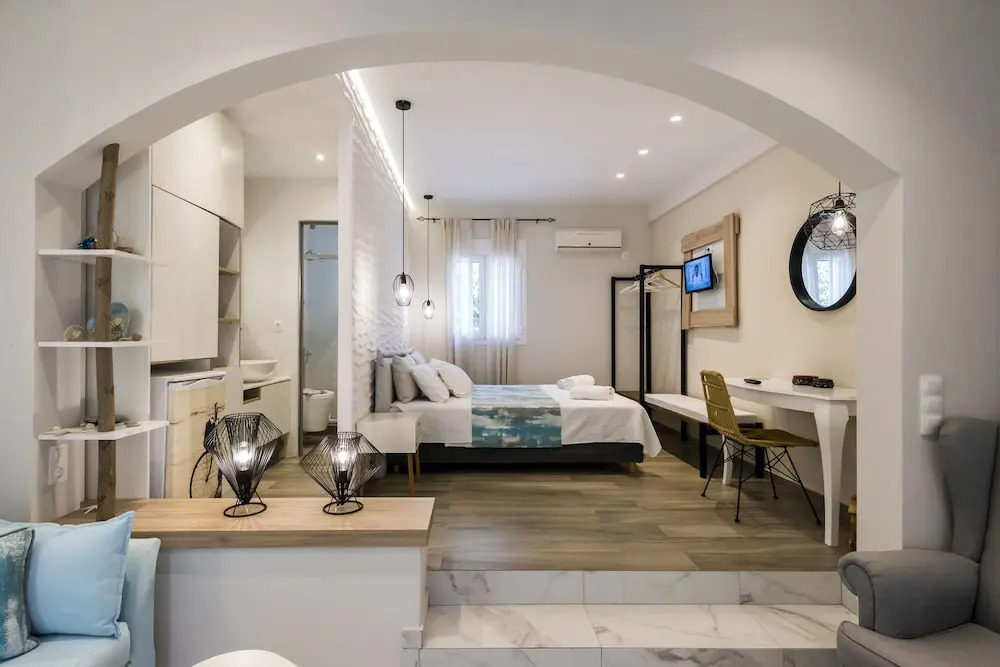 Aggelos Hotel - Luxury Suite on the Beach - Breakfast included