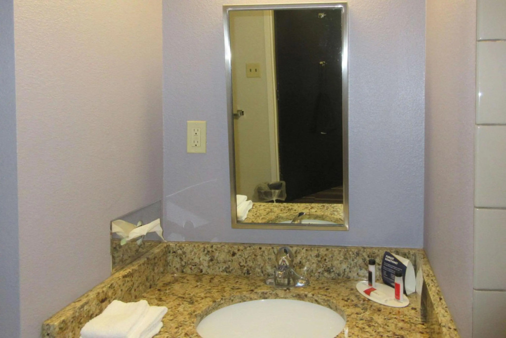 Quality Inn & Suites Caldwell I-77