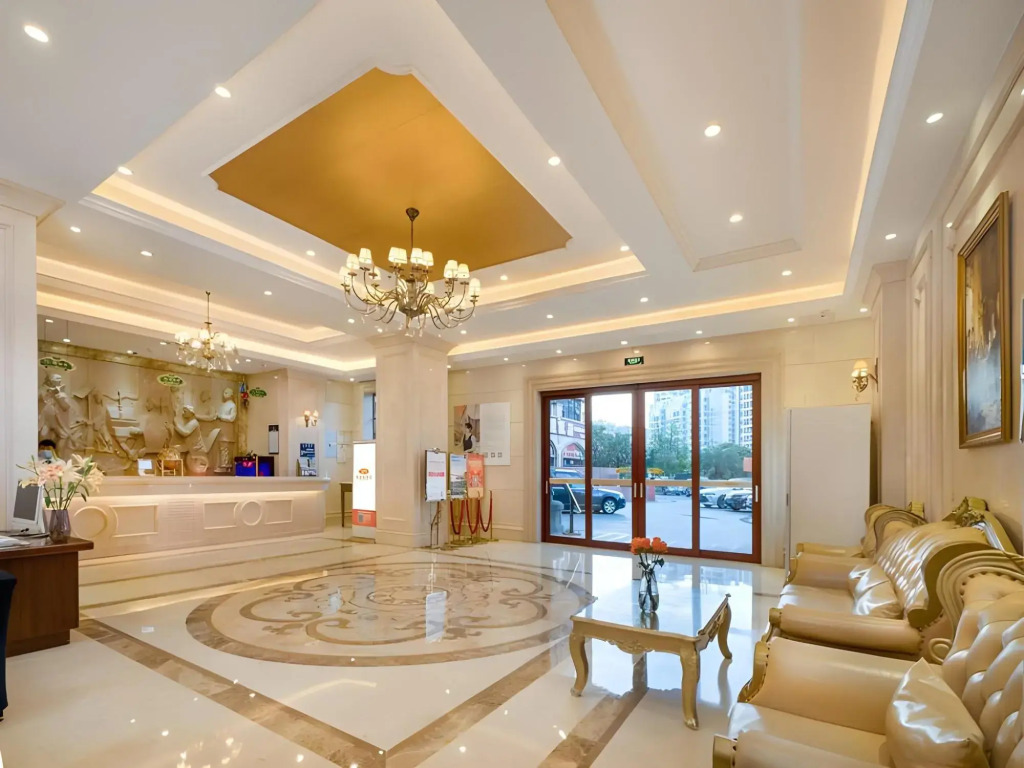 Beihai Manju Hotel (Yintan Qiaogang Folk Street Branch)