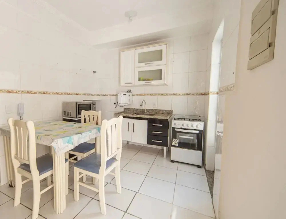 Sua Casa na Enseada Perto da Praia e de Tudo