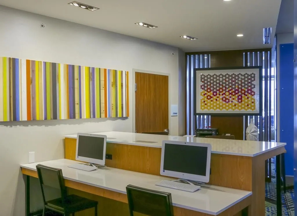 Holiday Inn Express & Suites - Detroit Northwest - Livonia by IHG