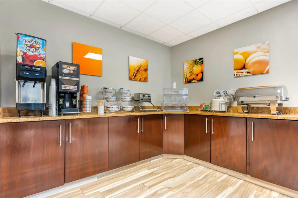 Comfort Inn & Suites Saint Louis Lafayette Square