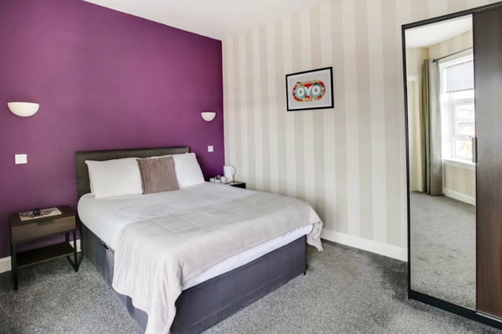 OYO Gin House Hotel