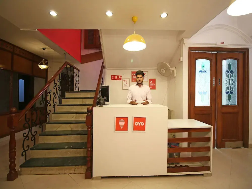 OYO Flagship 533 Near Guru Dronacharya