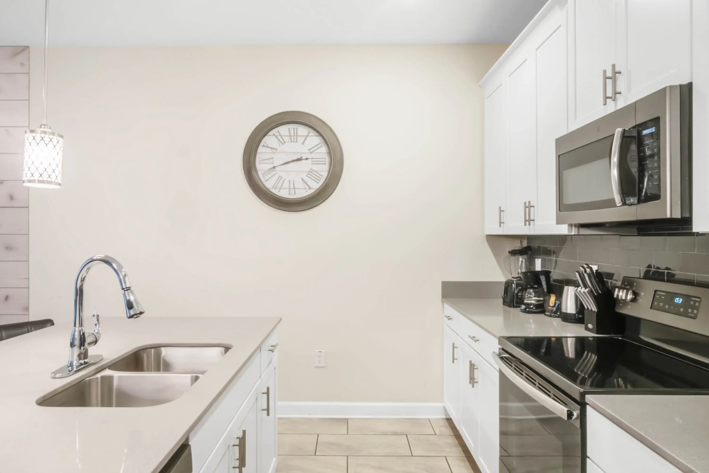 4 Bedrooms 3 Bathrooms Storey Lake 4931 Wa