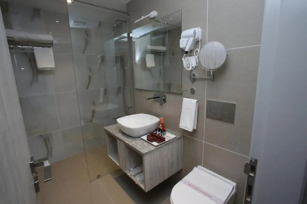 Hotel Kailash Plaza