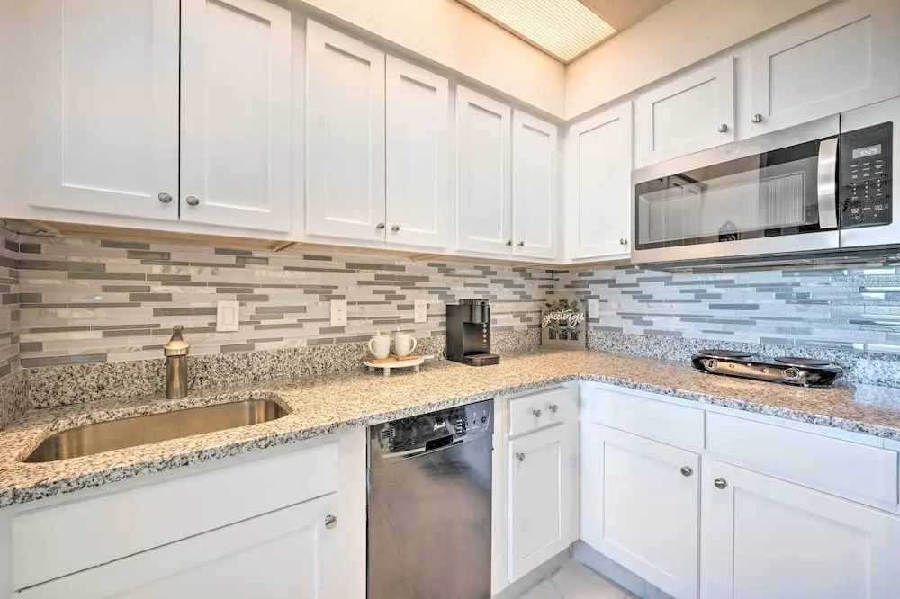 Orlando Family Condo ~ 9 Mi to Magic Kingdom!