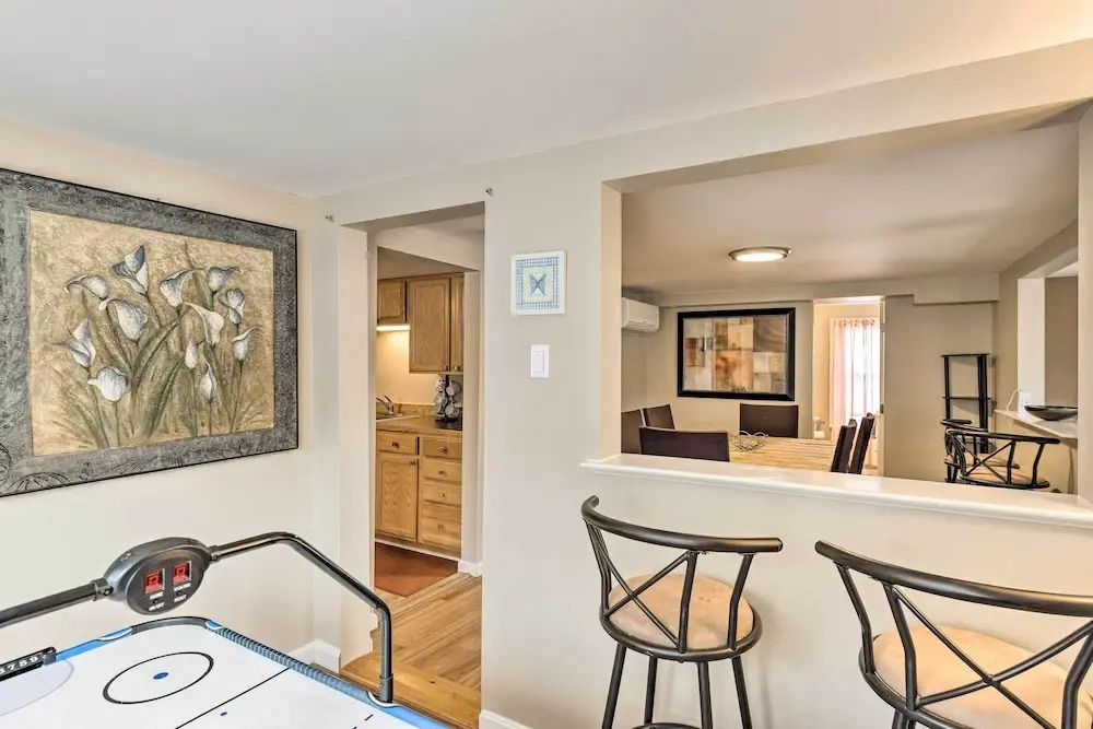 Historic Meredith Home: Walk to Town Center!