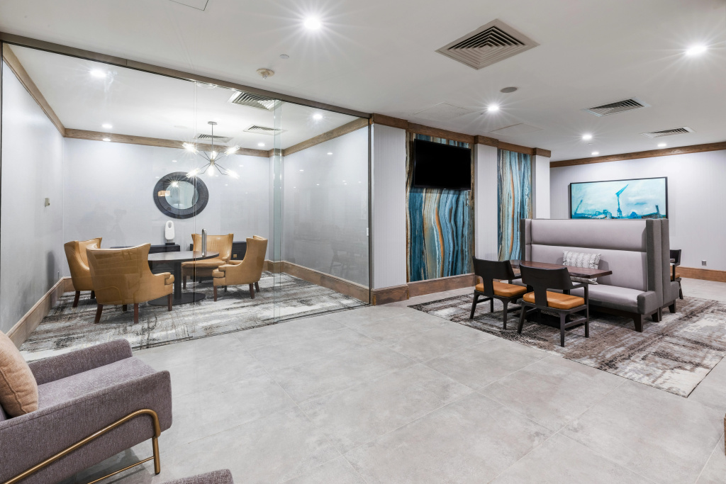 DoubleTree by Hilton Tulsa - Warren Place