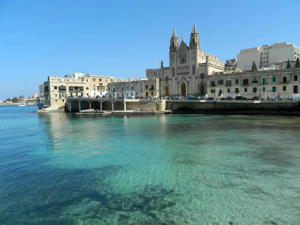 Modern 2 Bedroom Apartment in St Julians